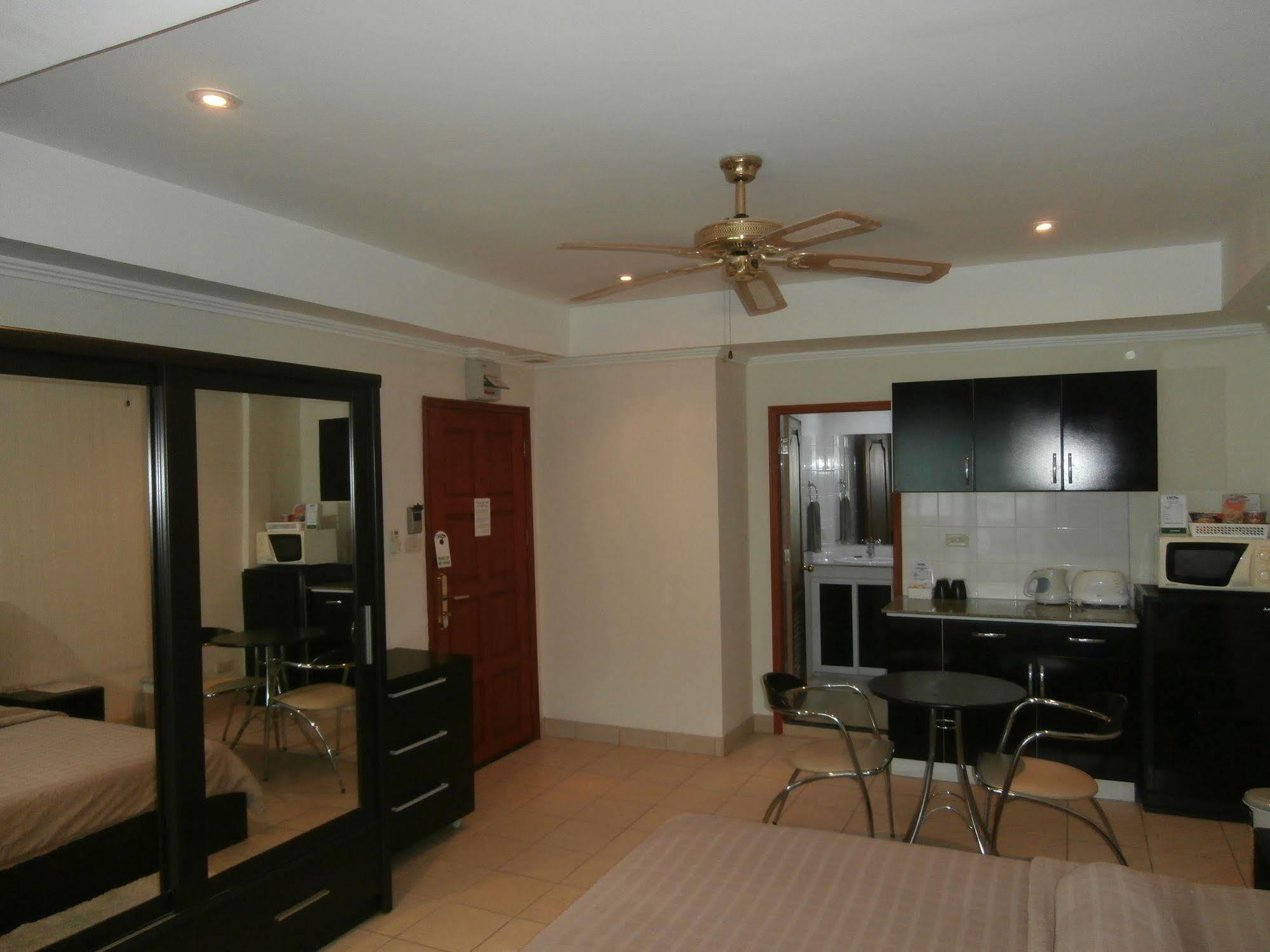 The Classroom Hotel Pattaya Dış mekan fotoğraf