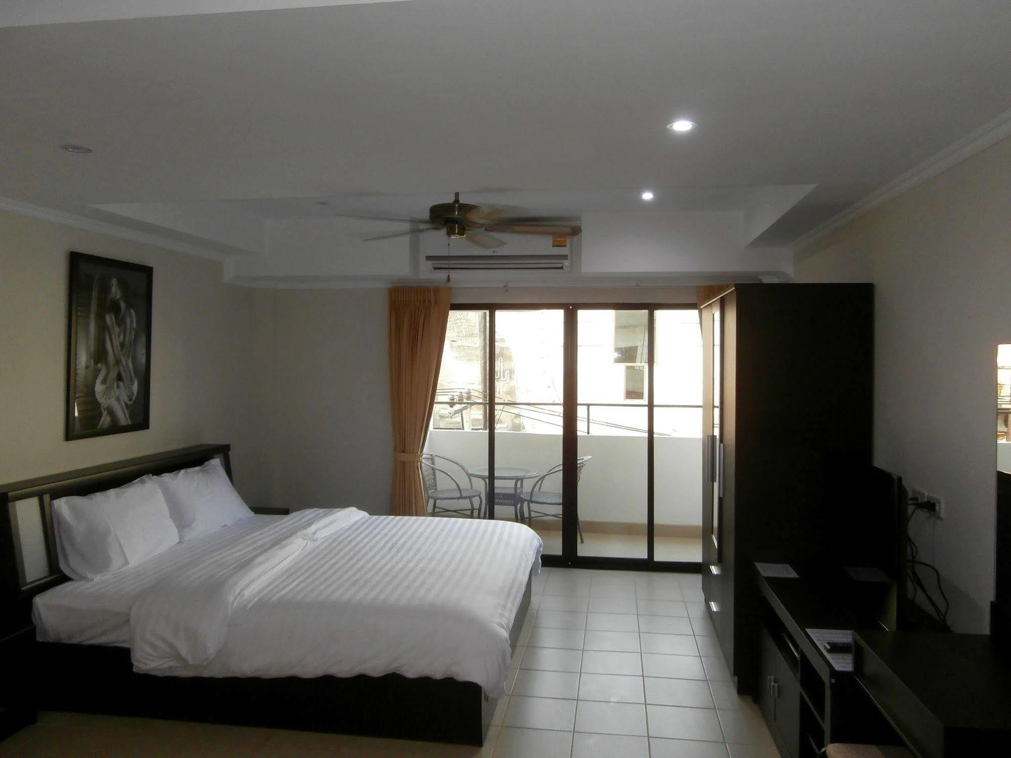 The Classroom Hotel Pattaya Dış mekan fotoğraf